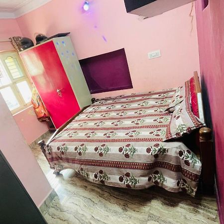 Royal Home Stay Mysore Buitenkant foto